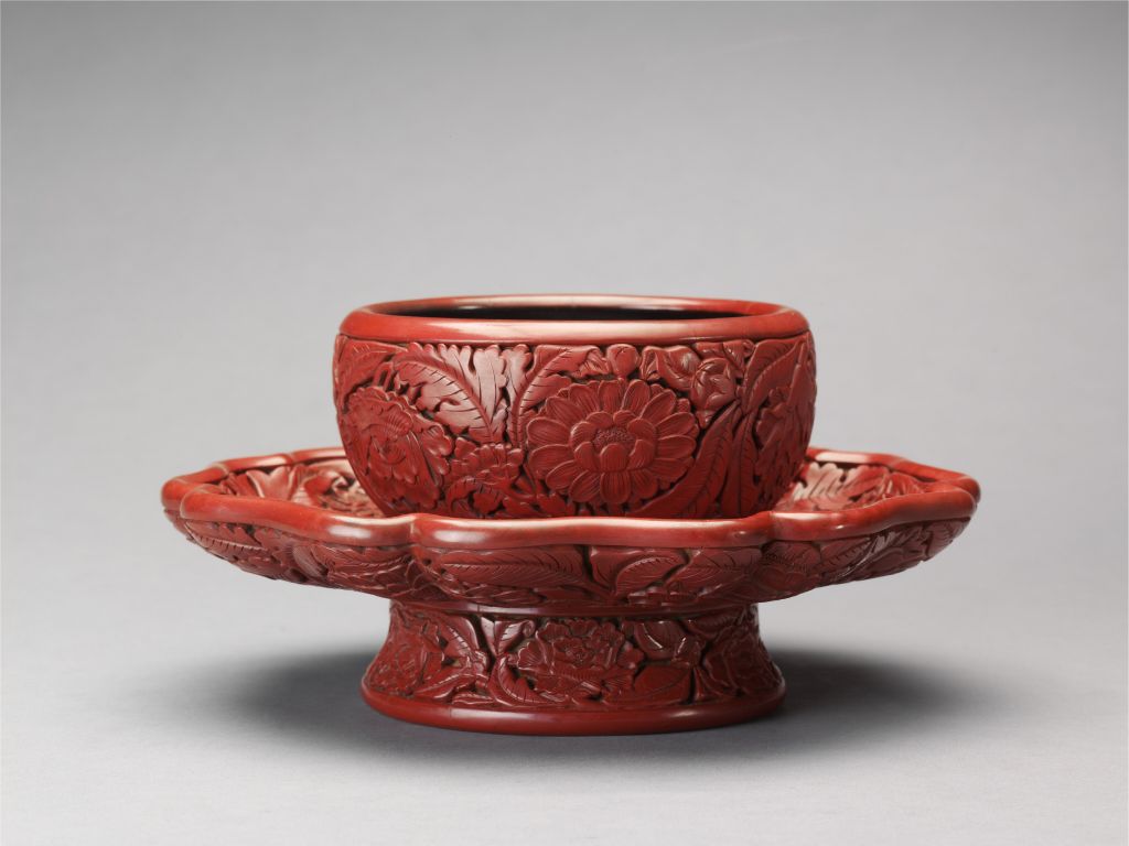 图片[1]-Bright red flower pattern holder-China Archive